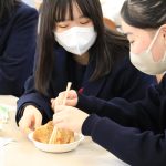 山梨英和高等学校1年生が本学に来校しました